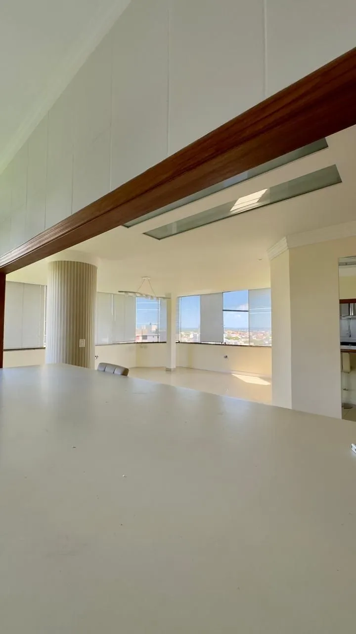 Imagem MÁFFER IMÓVEIS ALUGA Magnífico apartamento de 4 dormitórios - Auxiliadora | Porto Alegre Rua General Couto de Magalhães 2 vagas de garagem Vista espetacular para o Guaíba