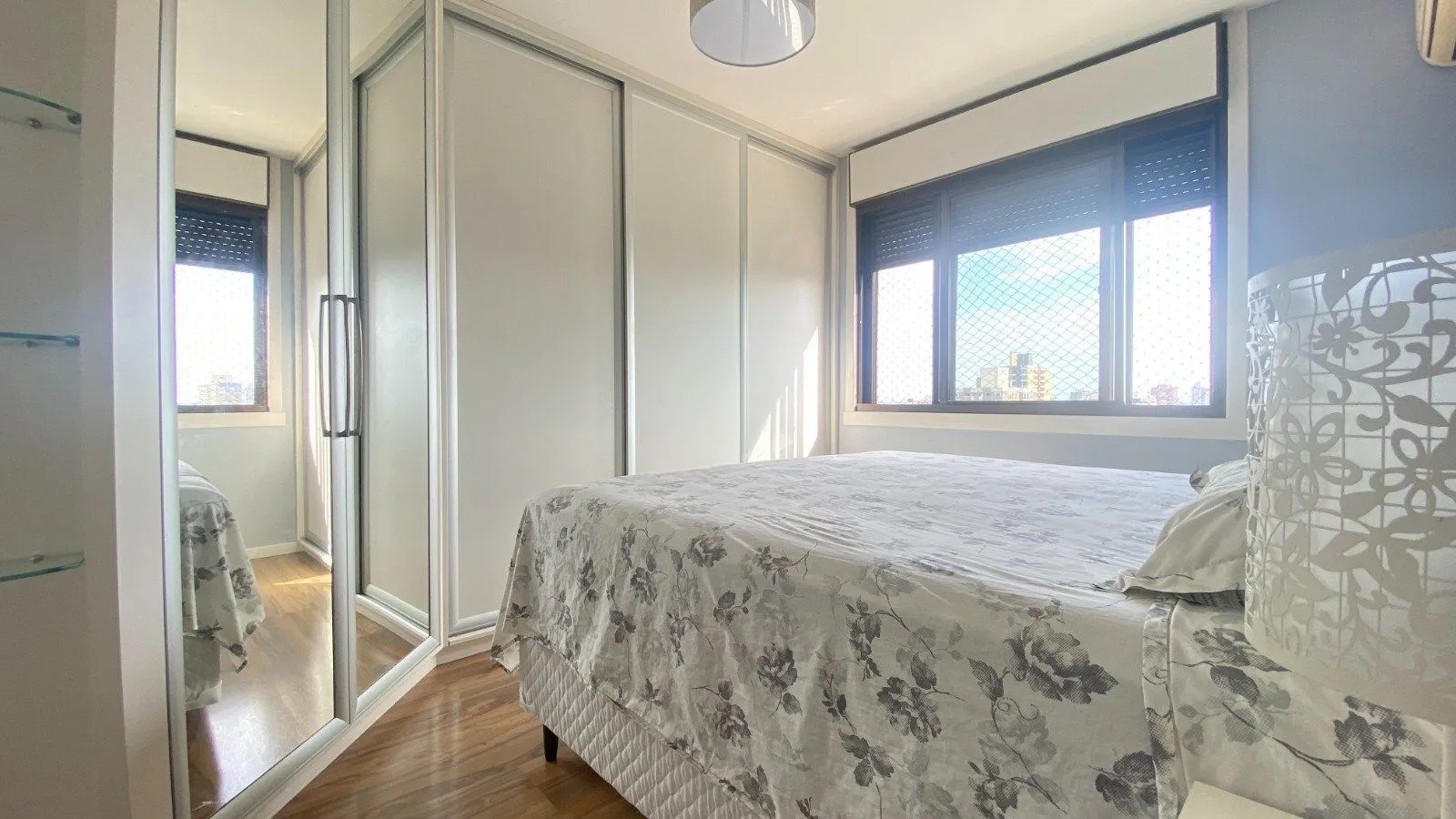 Imagem Apartamento com 3 quartos, 2 vagas e 100.7m² - Rua Botafogo - Menino Deus, Porto Alegre