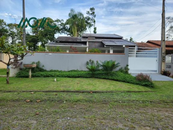 Imagem Casa no Balneário Princesa do Mar - em Itapoá, 3 quartos sendo 01 suíte