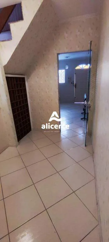 Imagem Casa à venda - 2 pavimentos I 3 suítes I 4 salas comerciais I 2 lojas - Kobrasol - São José/SC