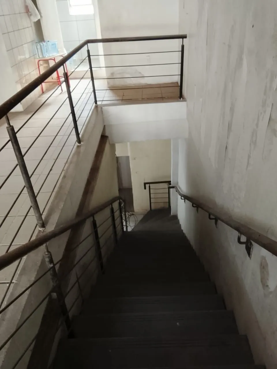 Imagem Prédio na Duque de Caxias, desocupado espaço amplo. Preço atrativo.