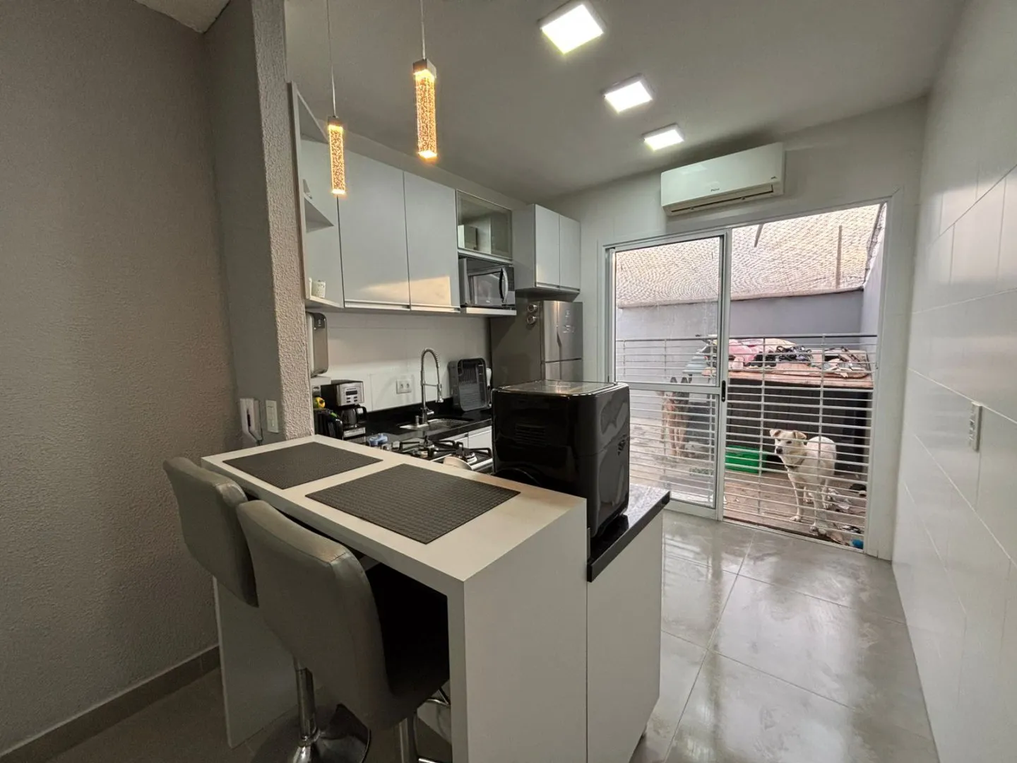 Imagem Casa em condomínio semi-mobiliada!