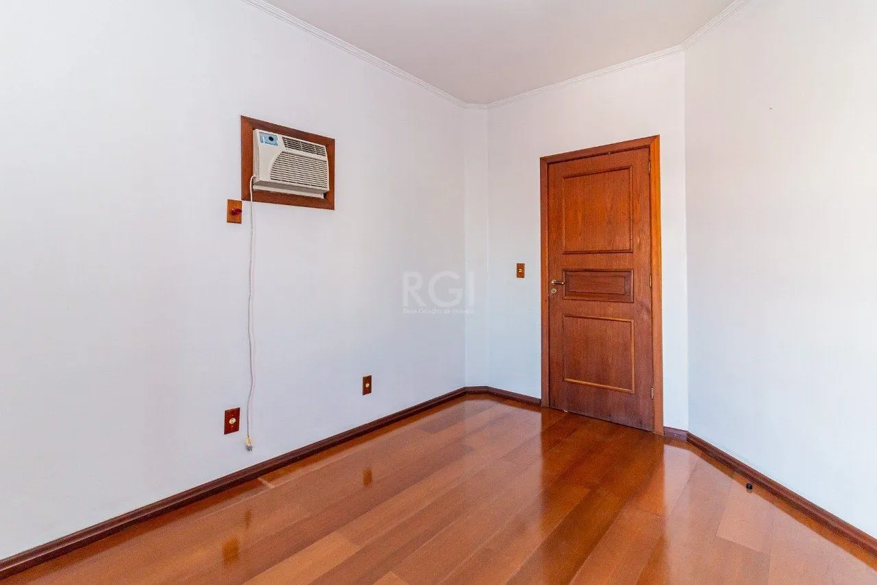 Imagem Casa para Venda - 431m², 4 dormitórios, sendo 2 suites, 3 vagas - Jardim Itu Sabará
