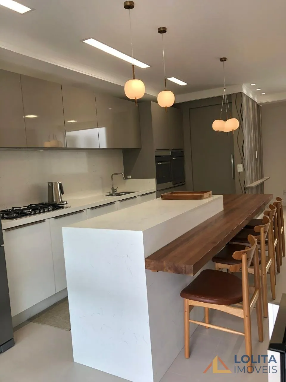 Imagem APARTAMENTO PARA ALUGAR MOBILIADO COM 3 QUARTOS E 2 VAGAS DE GARAGEM NOS INGLES DO RIO VERMELHOR - FLORIANÓPOLIS/SC