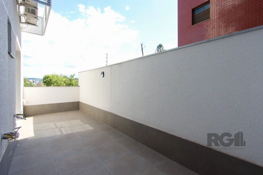 Imagem Apartamento em Porto Alegre no Bairro Petrópolis, de 2 quartos, GARDEN , semi mobiliado