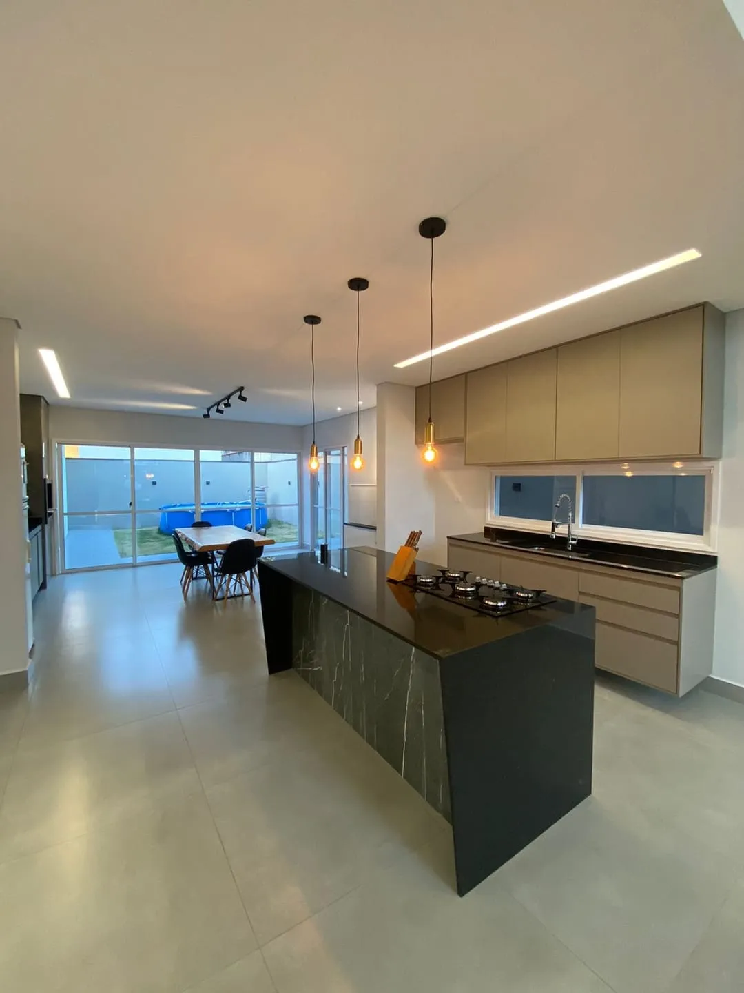 Imagem Casa à venda 3 Quartos, 1 Suite, 4 Vagas, 300M², Bairro do Grama, Caçapava - SP | Condomínio Terras do Vale