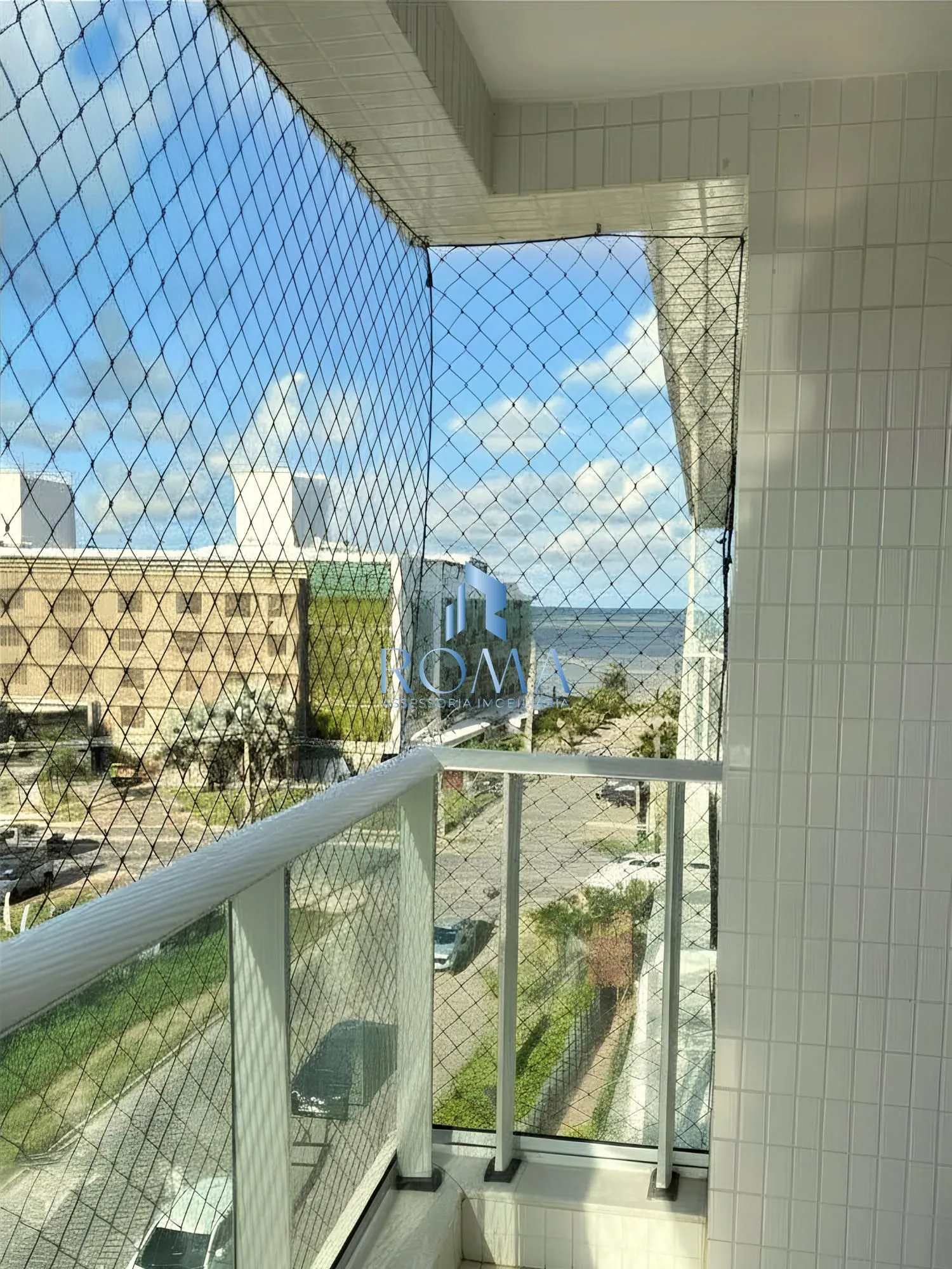 Imagem BAIXOU!!! COBERTURA LINEAR A 40 PASSOS DO MAR - VENDE OU ALUGA