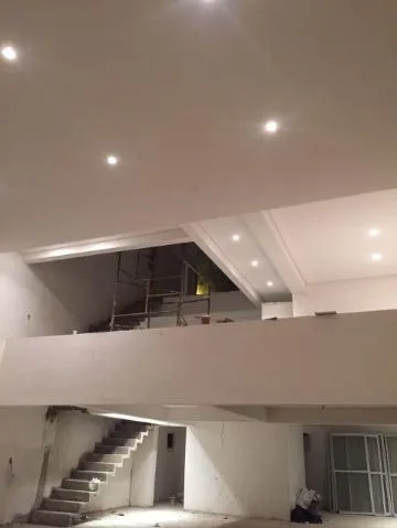 Imagem VENDA DE SOBRADO EM CONSTRUÇÃO NO CONDOMÍNIO JARIDM IMPERIAL HILLS III, EM ARUJÁ/SP, 500m² com 4 suítes, piscina, churrasqueira e 6 vagas CONSULTE-NOS