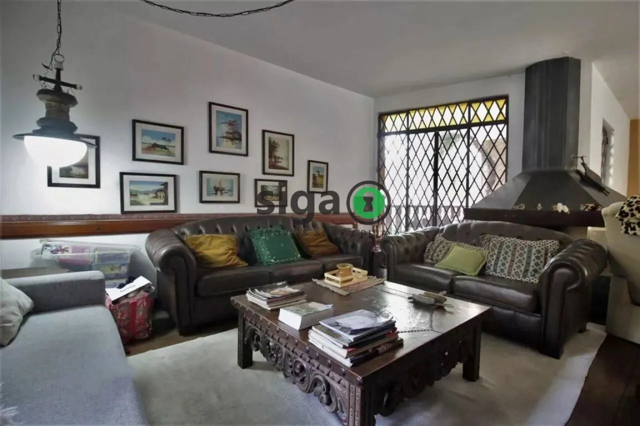 Imagem Casa a venda de 700 metros 6 dormitórios sendo 4 suítes 4 salas 9 vagas no Guedala