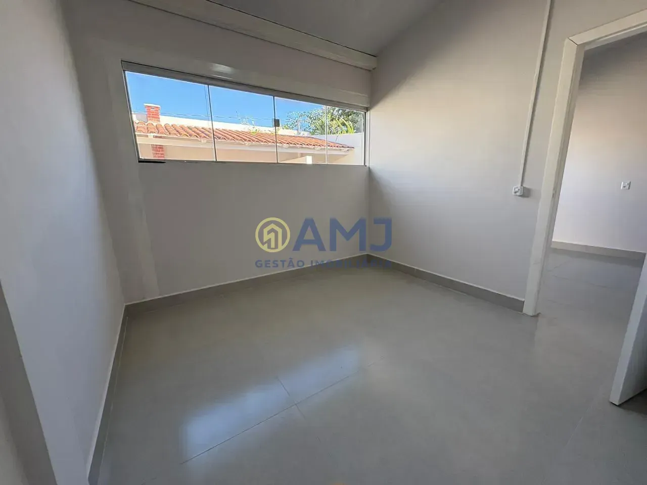 Imagem Casa Totalmente Reformada no Setor Orientville!