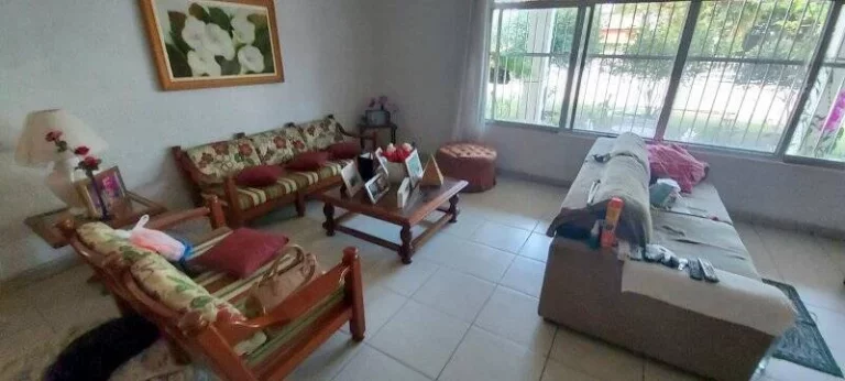 Imagem CASA NO CENTRO, PROXIMO A MATERNIDADE, EXCELENTE PARA CLÍNICA