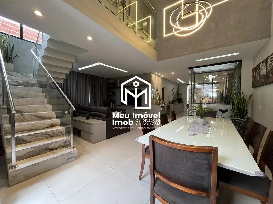 Imagem Casa 4 Quartos 3 Suítes 2 Vagas 268m²