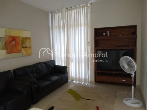 Imagem Casa em ótima localização próximo de vários comércios,com três quartos sendo uma suíte,sala ...