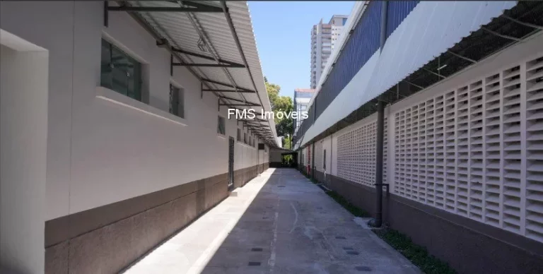 Imagem Galpão com 4.332m2 na Lapa.