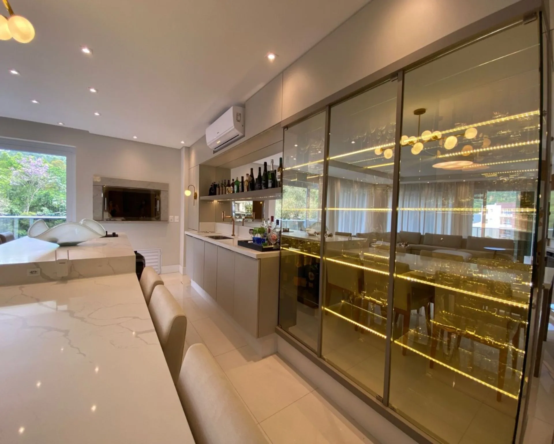 Imagem Apartamento 4 suítes, 230 m², em Jurerê In