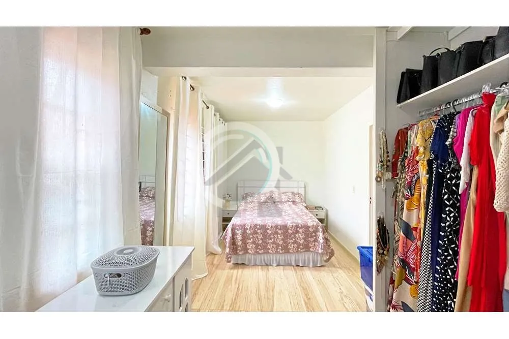 Imagem Excelente casa residencial localizada em um dos bairros mais centralizados da cidade de Porto Alegre...