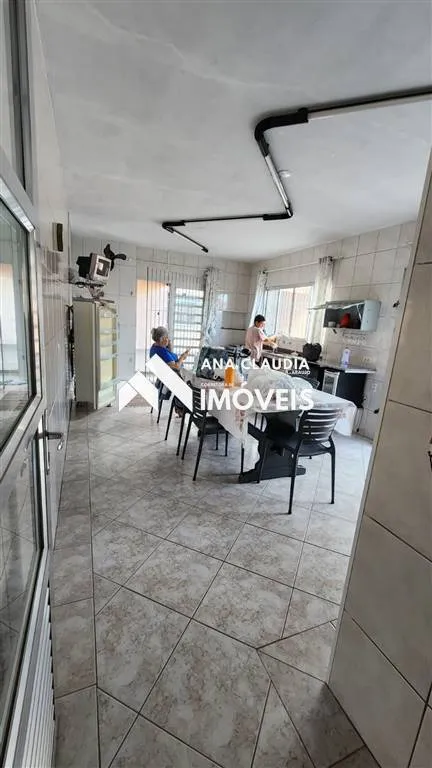 Imagem Casa a venda em Mongaguá, lote inteiro
