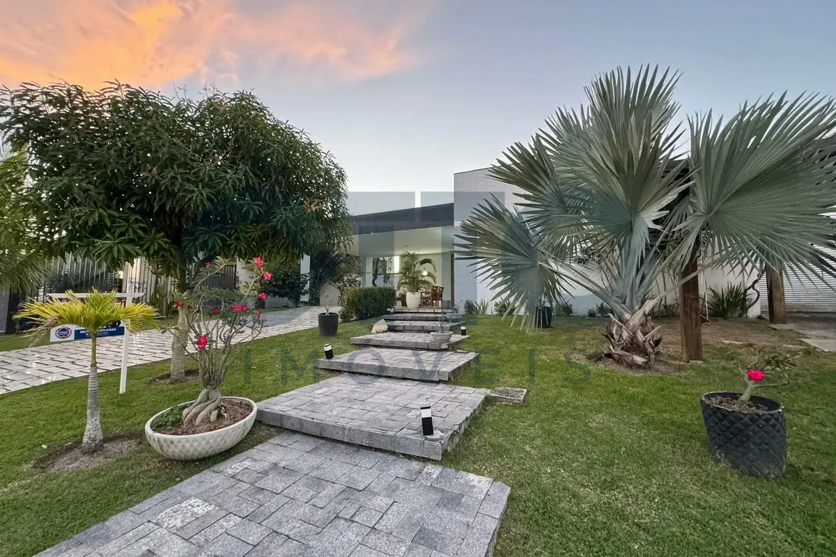 Foto do imóvel Casa com 4 quartos e 4 suítes para venda em Outeiro de São Francisco, Porto Seguro em Rua Nossa Senhora das Graças, 10 - Outeiro de São Francisco, Porto Seguro - BA
