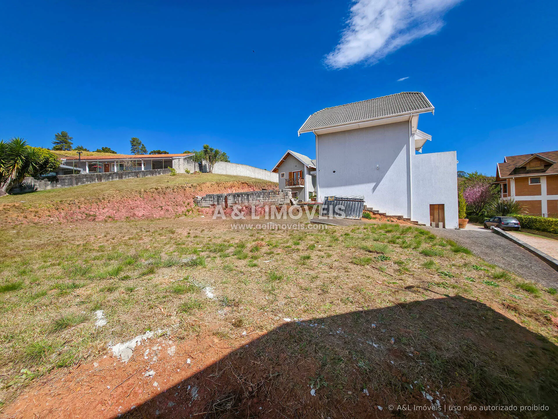 Imagem Terreno à venda em Campos do Jordão | 325,45 m² | Villagio D'Imbiry