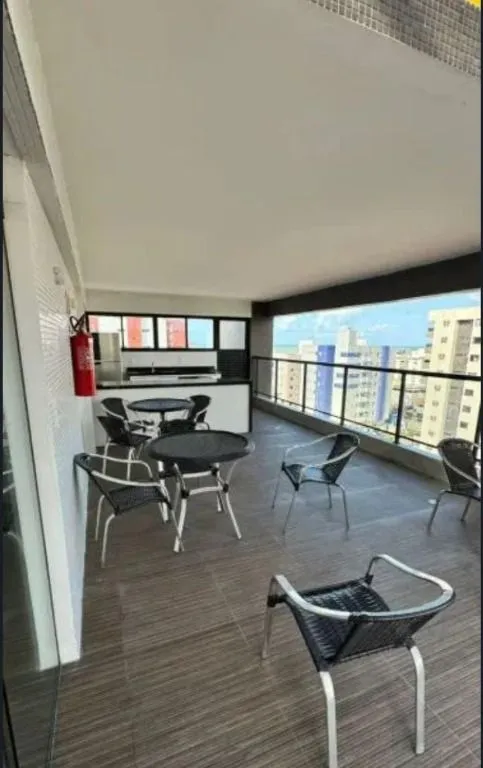 Imagem Flat reformado e mobiliado com 35m² em Manaíra. Condomínio com piscina, lazer completo e segurança, a poucos minutos da praia.