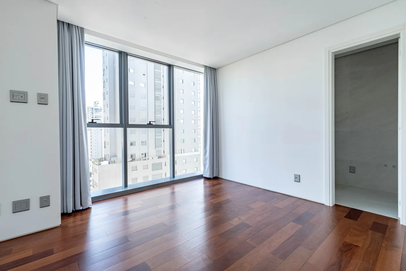 Imagem Apartamento Frente Mar para Venda em Balneário Camboriú, CENTRO, 4 dormitórios, 4 suítes, 5 banheiros, 4 vagas