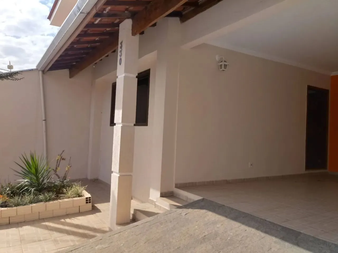 Imagem Impecável casa à venda em Sorocaba-SP, bairro Jardim Vila São Domingos: 4 quartos, 3 salas, 4 banheiros, 3 vagas, 260m².