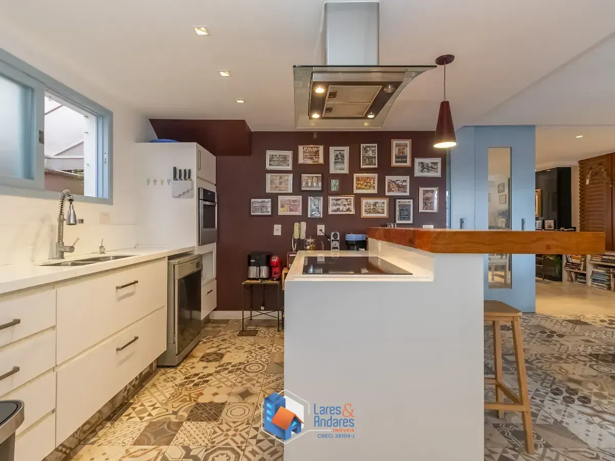 Imagem Casa no condomínio Villas de São Francisco IX para venda com 3 quartos, sendo 3 suítes, 330m²