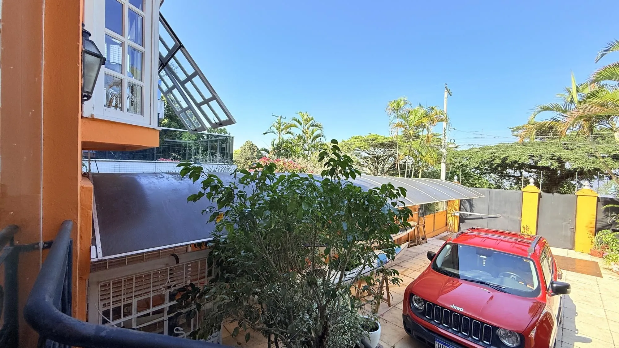 Imagem Casa Residencial 3 dormitórios com Piscina na Vila Assunção em Porto Alegre RS