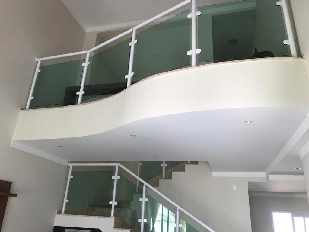 Imagem Lindo Sobrado no Bairro Jardim Karolyne com 235m².