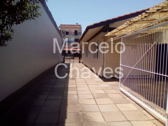 Imagem Casa com 3 Quartos à Venda, 250 metros em Medianeira - Porto Alegre