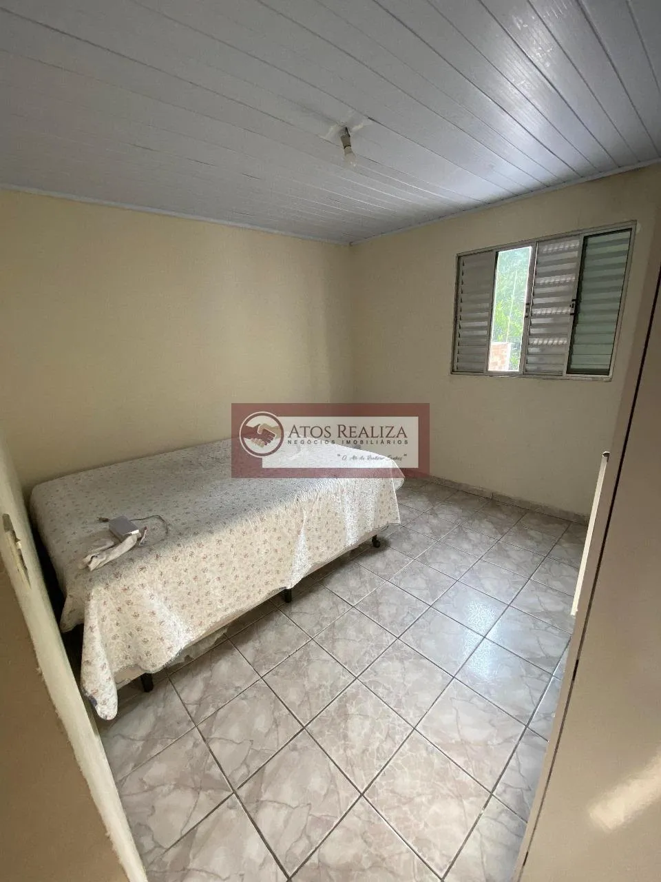 Imagem Vende Sobrado na Região do Sesc Interlagos, Sendo 3 Dormitorios, 2 Salas, 2 Banheiros, 1 Vaga de Garagem, Terraço com Churrasqueira, Imovel Bem Localizado, Proximo a Estação Grajau, Hospital Grajau, V