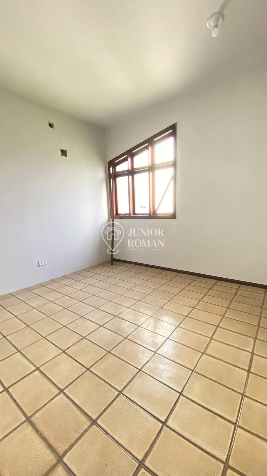 Imagem CASA COM SALÃO COMERCIAL 517M2 NO BAIRRO SANDRA REGINA - BARREIRAS/BA