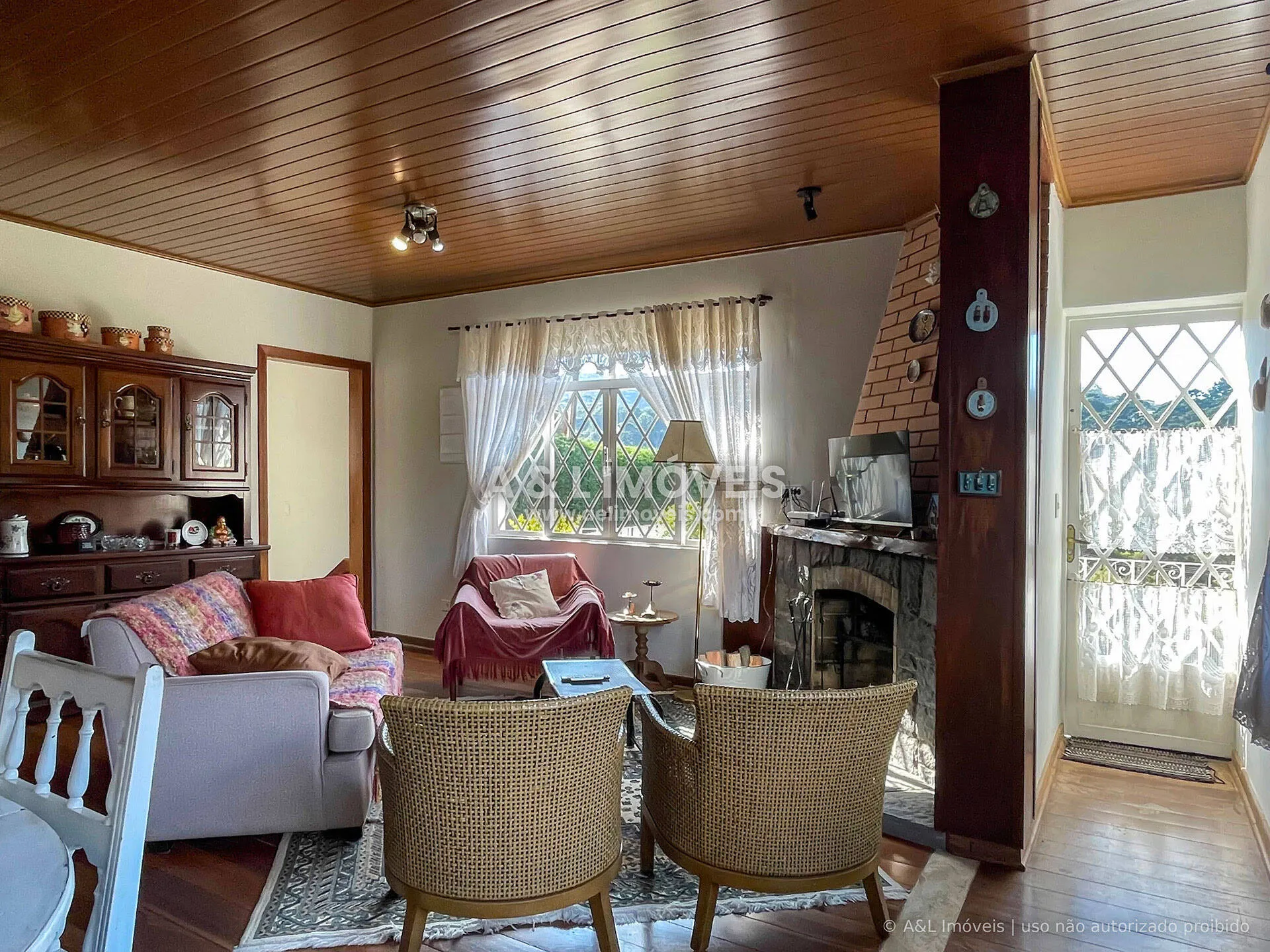 Imagem SAIU DE VENDA | Casa em Condomínio Vale Encantado | Campos do Jordão