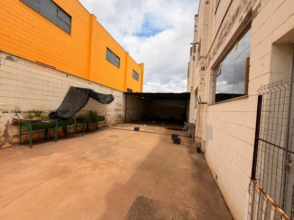 Imagem Galpão para Locação em Limeira, Centro Industrial de Limeira - CIL, 1 dormitório, 6 banheiros, 5 vagas