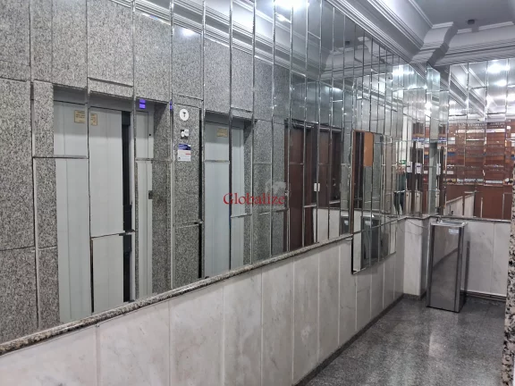Imagem Escritório de Alto-Padrão mobiliado em Santos na Aparecida na avenida mais comercial do bairro à venda por R$ 375.000,00 ou locação R$ 4.000,00.