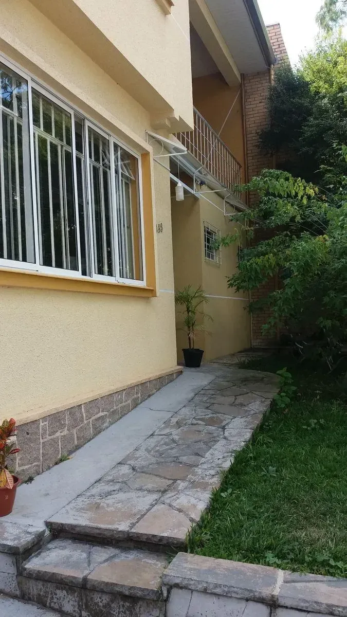 Imagem Casa com 4 Quartos à Venda, 276 m² em Juvevê - Curitiba