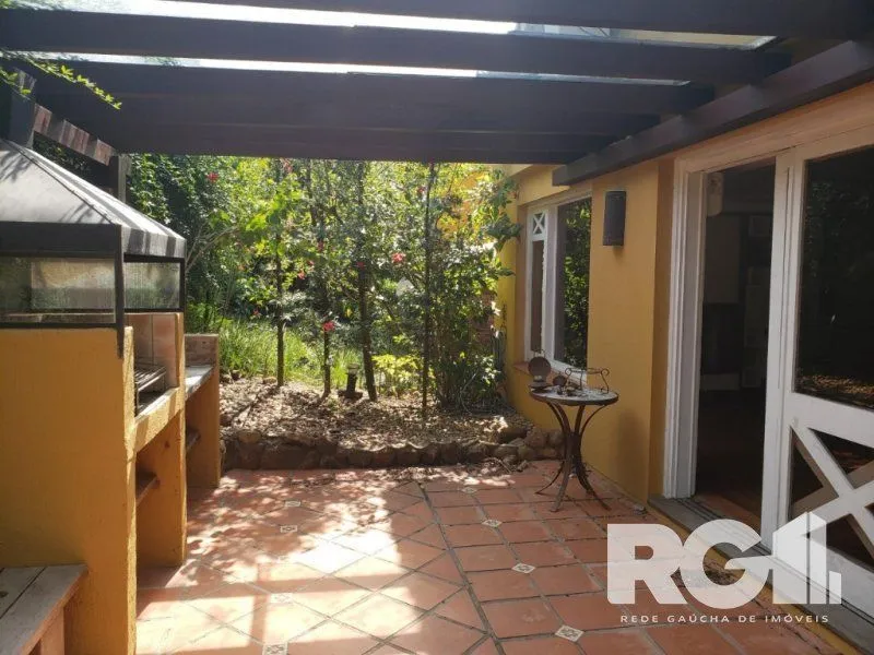 Imagem VENDA - ÓTIMA CASA EM CONDOMÍNIO NA ZONA SUL