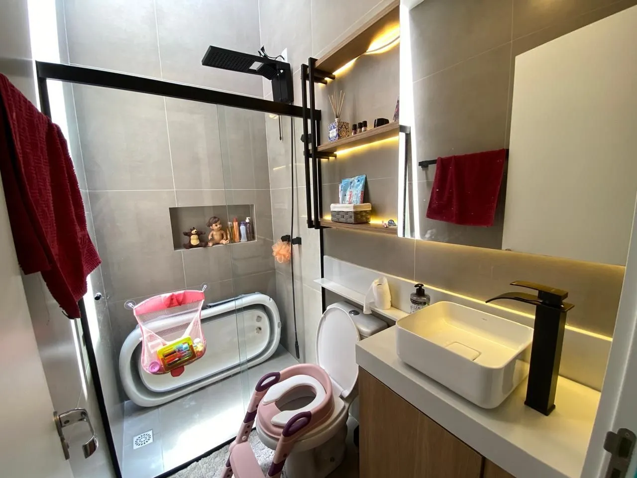 Imagem Casa com 03 quartos (01 suíte) e 01 vaga no Bairro Hípica em Porto Alegre