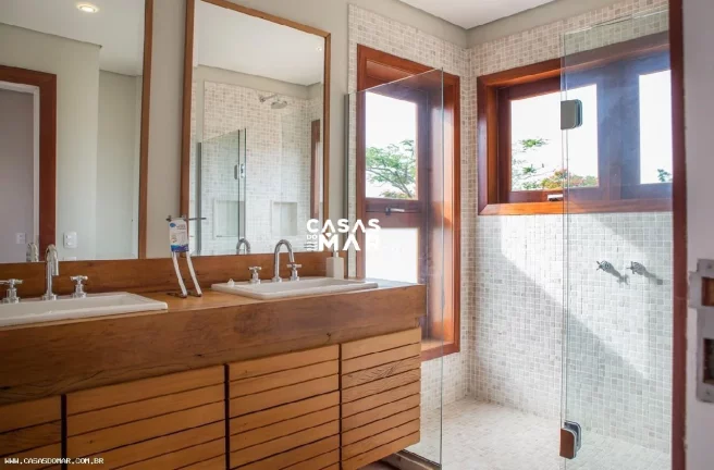 Imagem Casa para Venda em Armação dos Búzios / RJ no bairro Ferradura