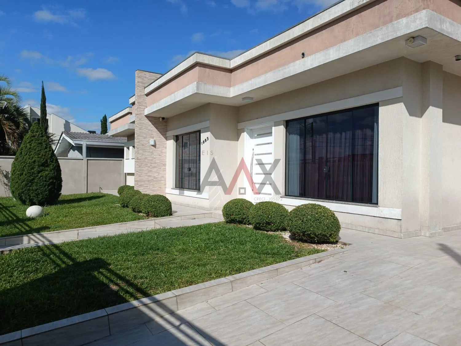 Imagem Linda casa em Bairro Privilegiado da cidade, com amplo terreno, DOS ESTADOS GUARAPUAVA PR