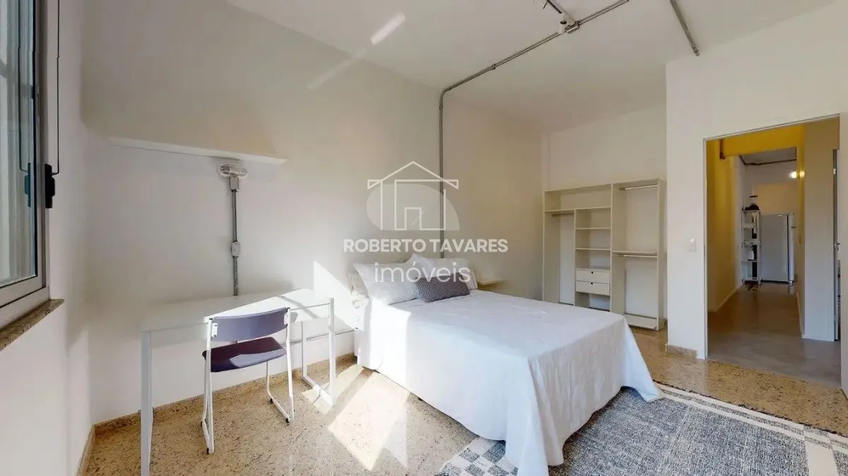 Imagem Apartamento mobiliado, com 4 dormitórios, 2 suítes, 1 vaga de garagem e 4 banheiros, bem localizado. Fica próximo ao Shopping Frei Canneca.