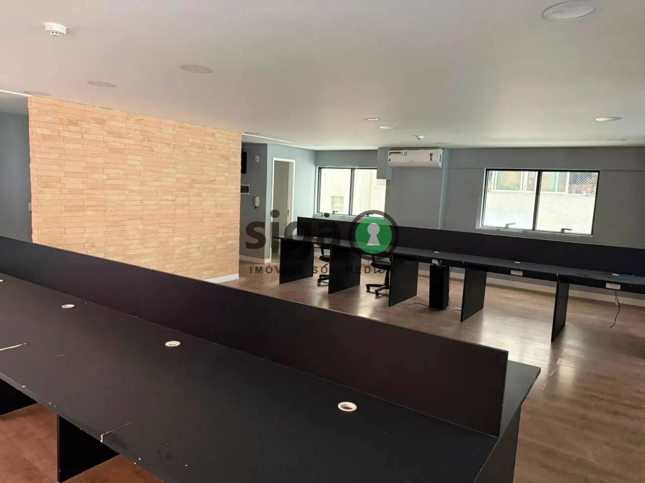 Imagem Conjunto Comercial para Locação com 128m²,no Jardim Paulista,3 salas 4 ,banheiros e Ar condicionado