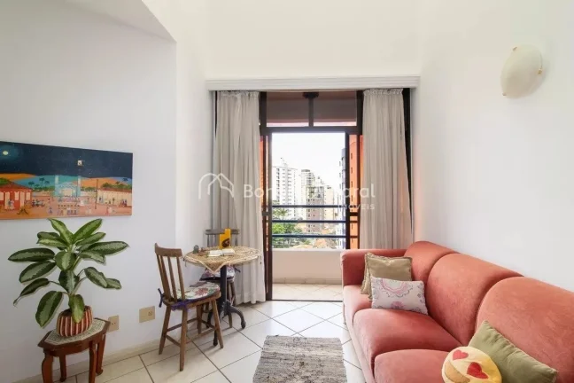 Imagem Localizado em Campinas, este espaçoso apartamento oferece um ambiente confortável e funcional. Com...
