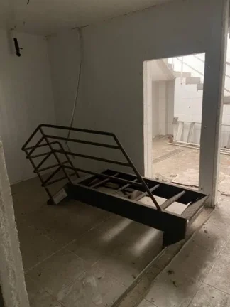 Imagem Alugo 2 Salões Comercial em Santo André. Vila Valparaiso