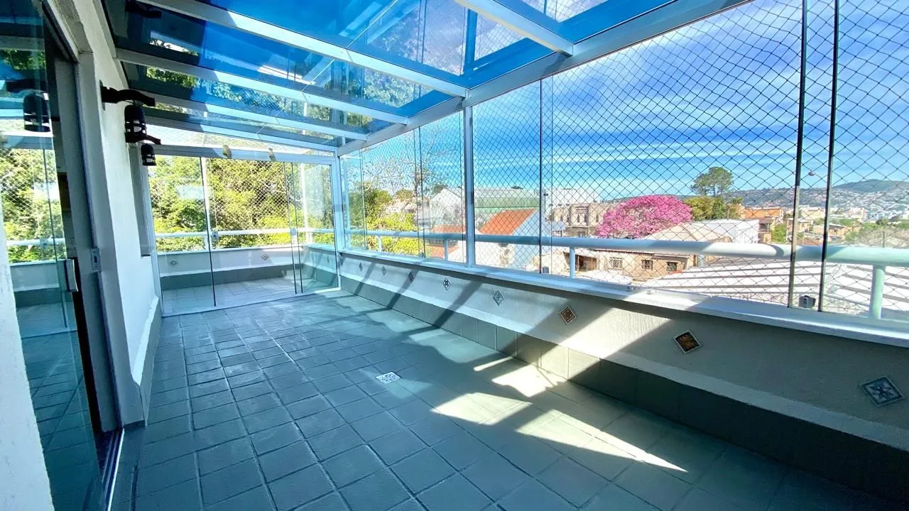 Imagem Cobertura de 2 dormitórios com terraço e vista panorâmica.