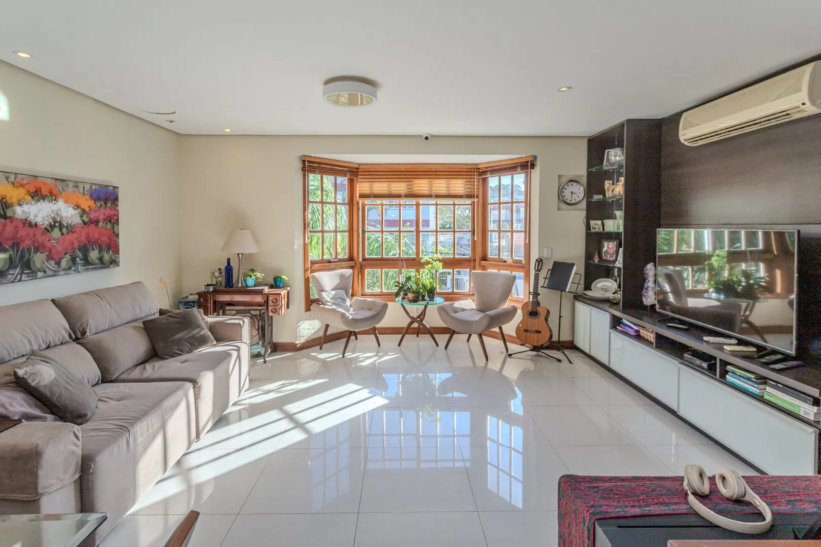 Imagem Casa sobrado no bairro Chácara das Pedras de 3 dormitórios e 2 vagas