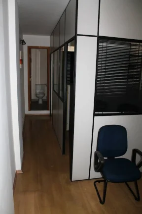 Imagem Sala Comercial 36 m² 200 metros do Metro Se Toda Mobiliada