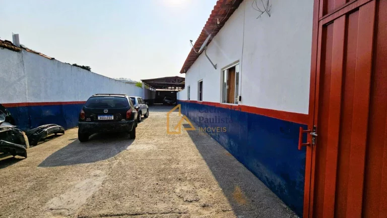 Imagem Galpão com casa à venda - Margem Esquerda - Cachoeira Paulista/SP