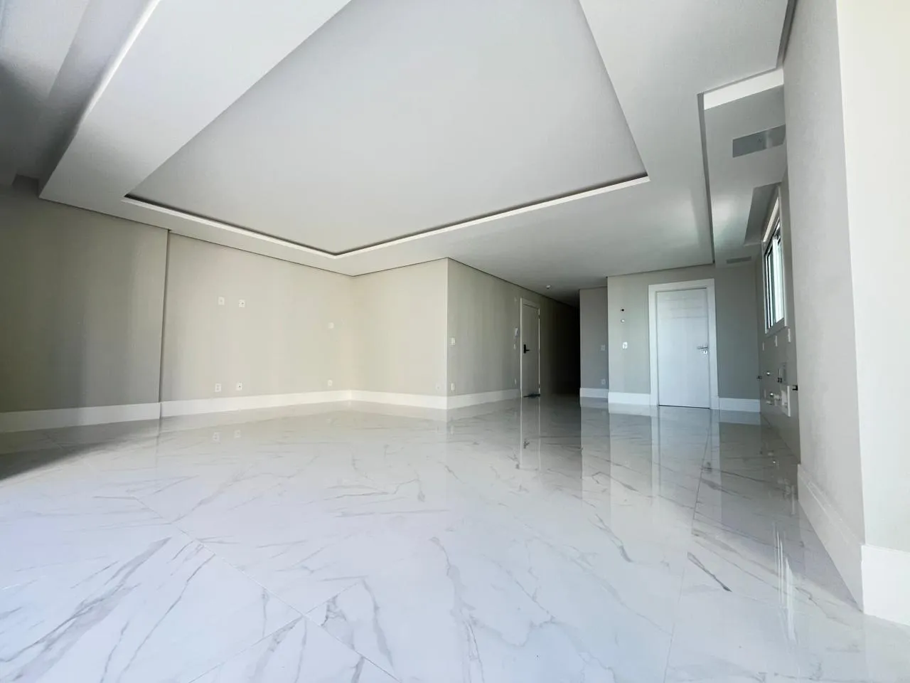 Imagem Apartamento com vista para o mar à venda com 223.09m2 por R$ 6.335.000,00