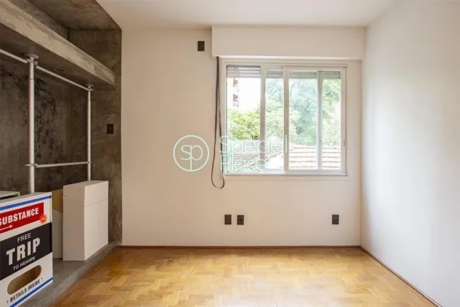 Imagem Ap reformado e moderno em predinho super charmoso dos anos 60. São 102m² de área privativa, 2 dor...